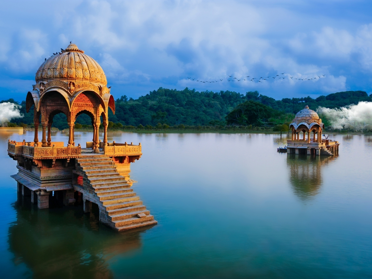 Gadisar Lake